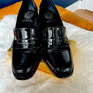 Vince Camuto patent leather heels like new size 8
